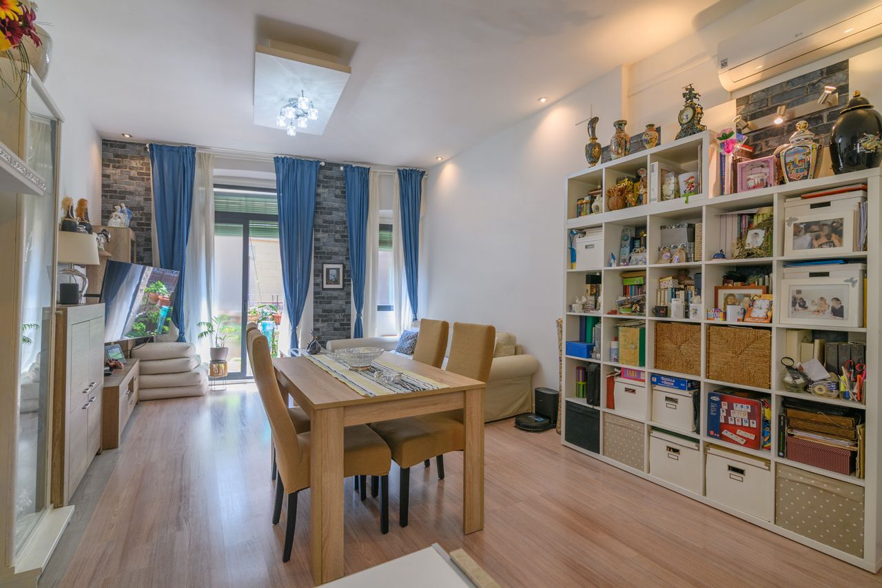 Sala d'estar de Pis en venda en  Barcelona Capital amb Aire condicionat, Calefacció i Parquet