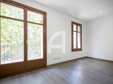 Wohnung mit Balkon zum Verkauf in Paral.Lel
