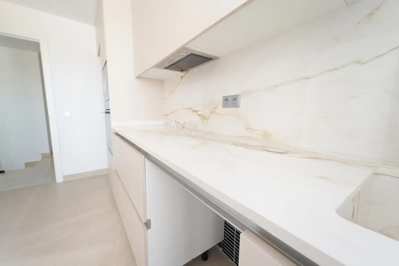 Cocina de Casa adosada de alquiler en Chiva con Aire acondicionado, Calefacción y Jardín privado