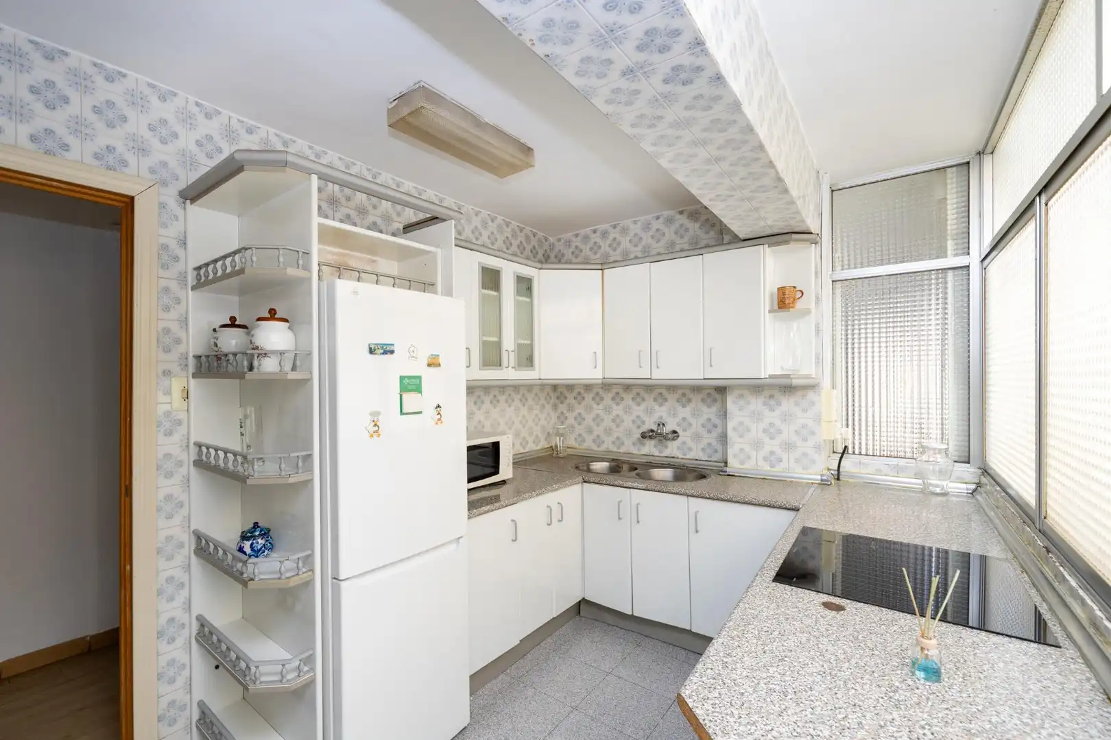 Kitchen of Flat for sale in Granada