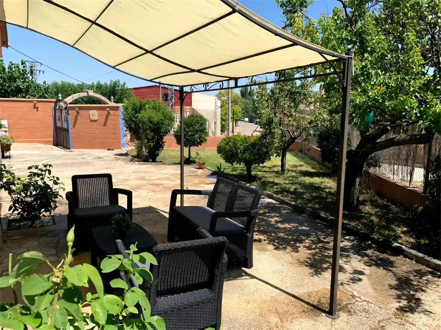 Terrassa de Casa o xalet en venda en Codo amb Jardí privat, Parquet i Piscina