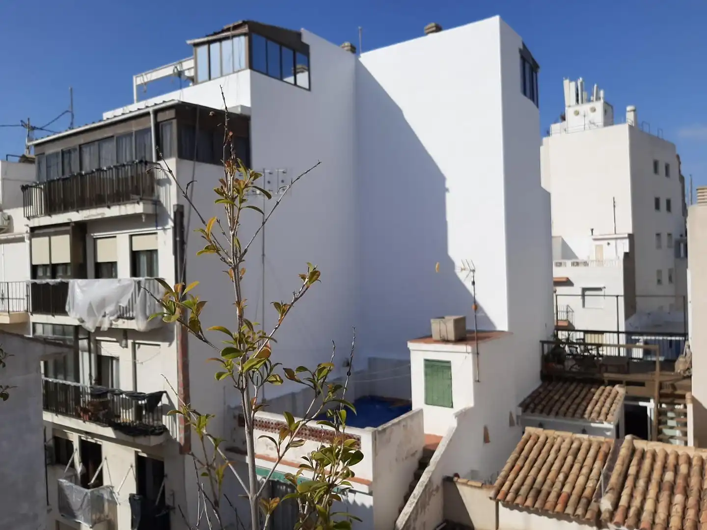 Vista exterior de Casa adosada en venda en Benidorm amb Aire condicionat, Calefacció i Moblat