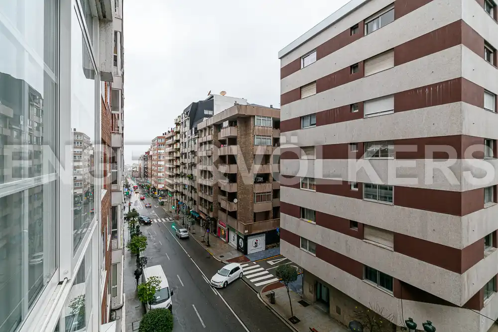 Vista exterior de Pis en venda en Vigo  amb Calefacció