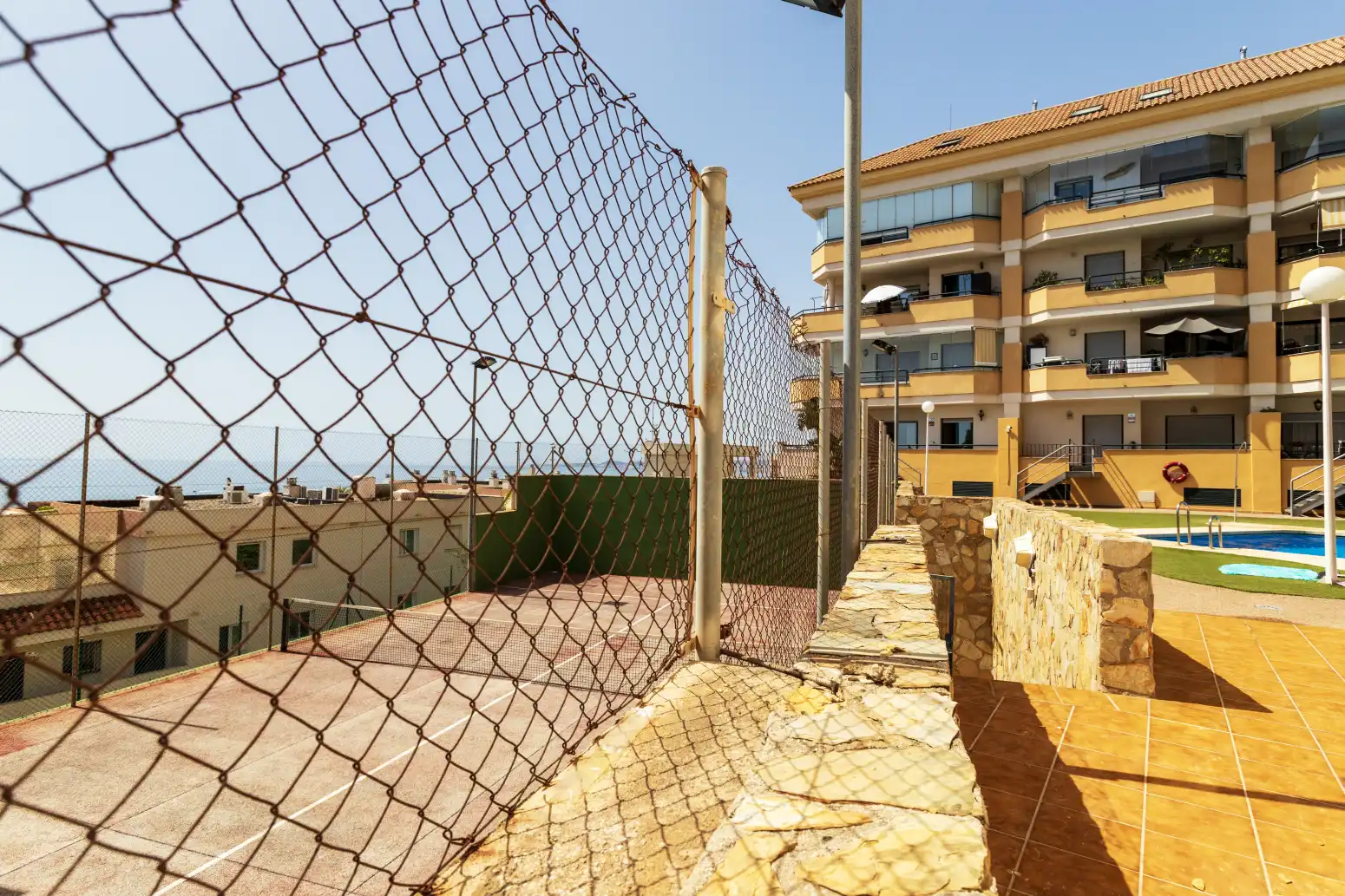 Vista exterior de Piso en venta en Benalmádena con Aire acondicionado, Calefacción y Jardín privado