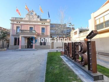Pis amb balcó en venda a La Serreta
