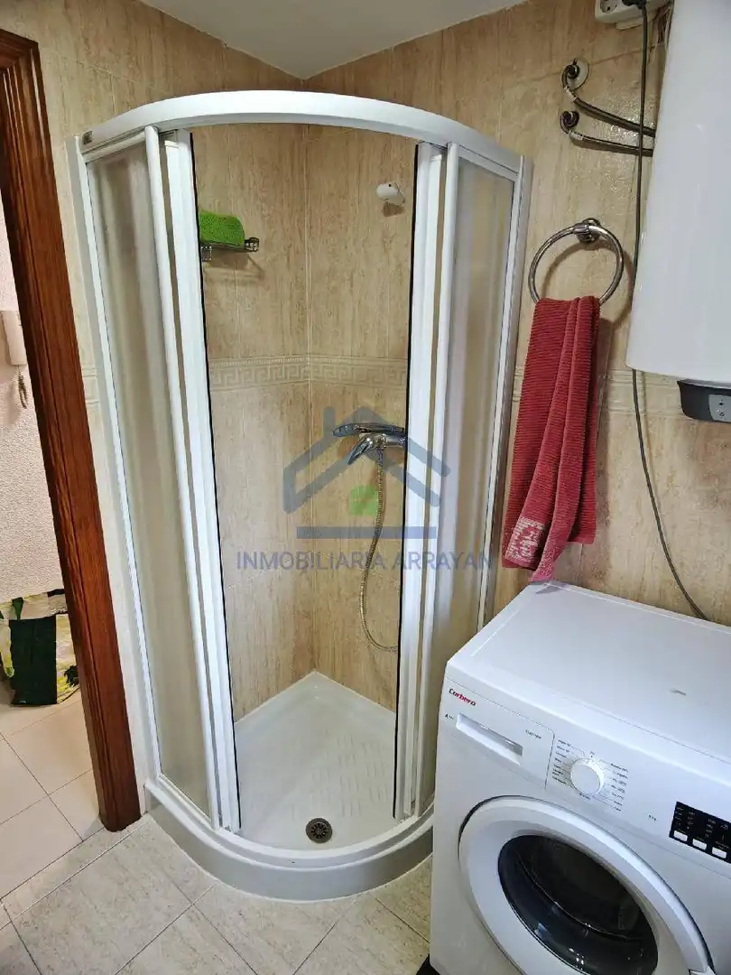 Baño de Piso de alquiler en Granada con Aire acondicionado y Amueblado