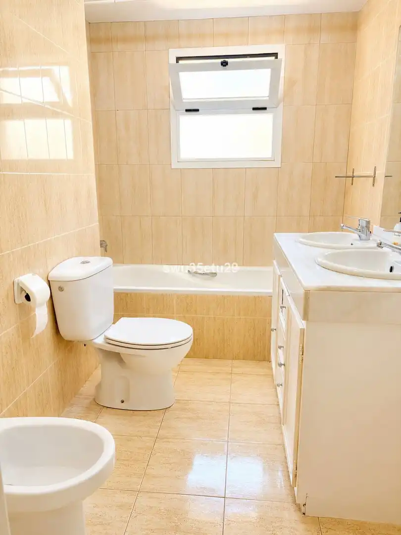Apartamento con piscina en venta en Calahonda, imagen 14