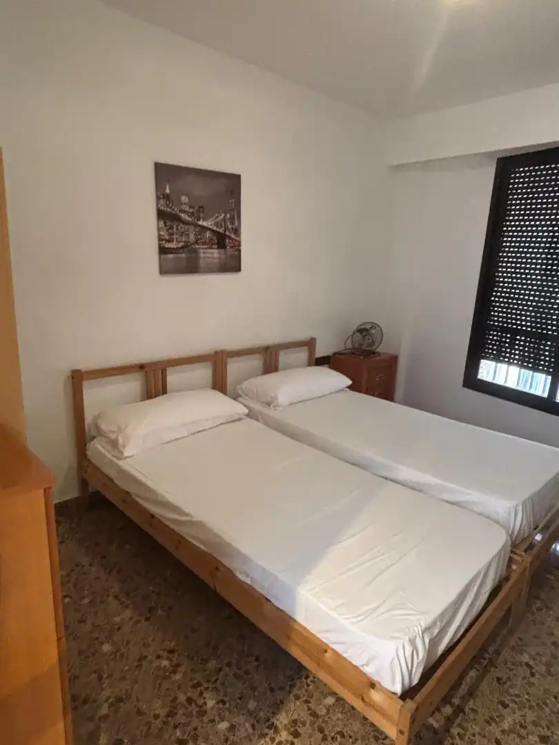 Schlafzimmer von Wohnung zur Miete in Valencia mit Klimaanlage, Heizung und Möbliert