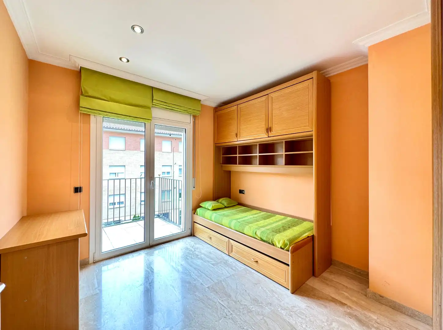 Dormitori de Casa adosada en venda en Campdevànol amb Calefacció, Jardí privat i Terrassa