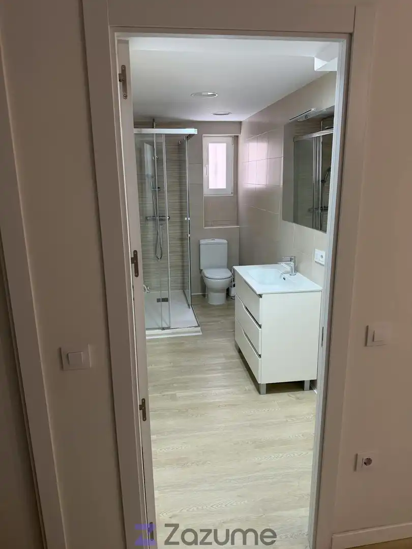 Baño de Piso de alquiler en Madrid con Aire acondicionado, Calefacción y Horno