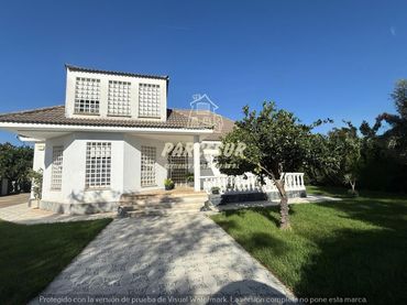 Casa amb piscina en venda a Periurbano Oeste - Sierra