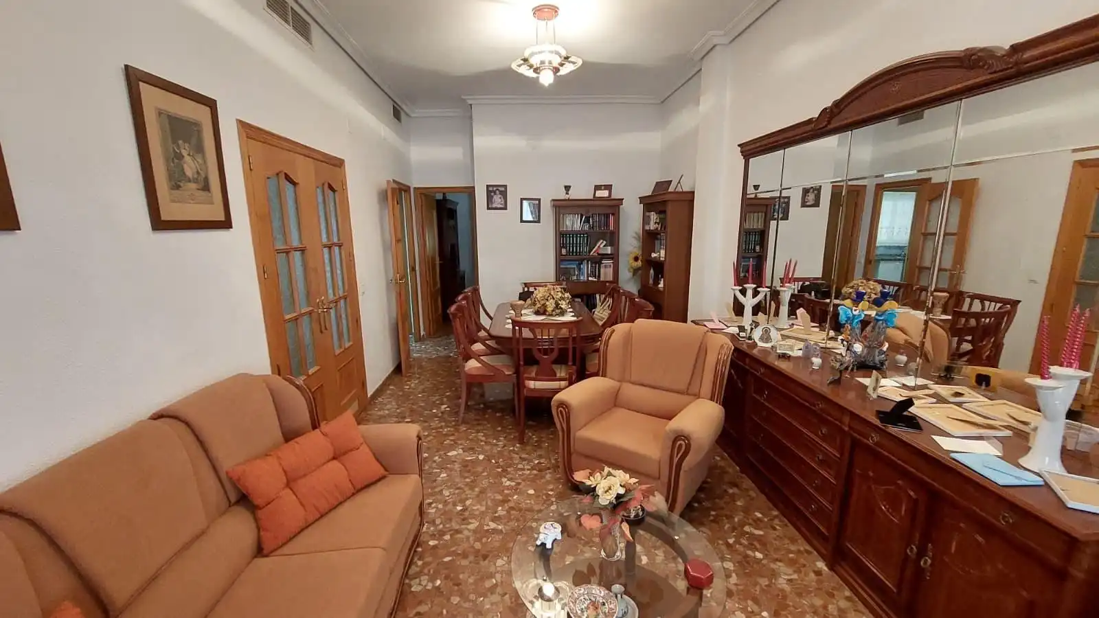 Sala d'estar de Casa adosada en venda en Córdoba amb Aire condicionat, Terrassa i Traster