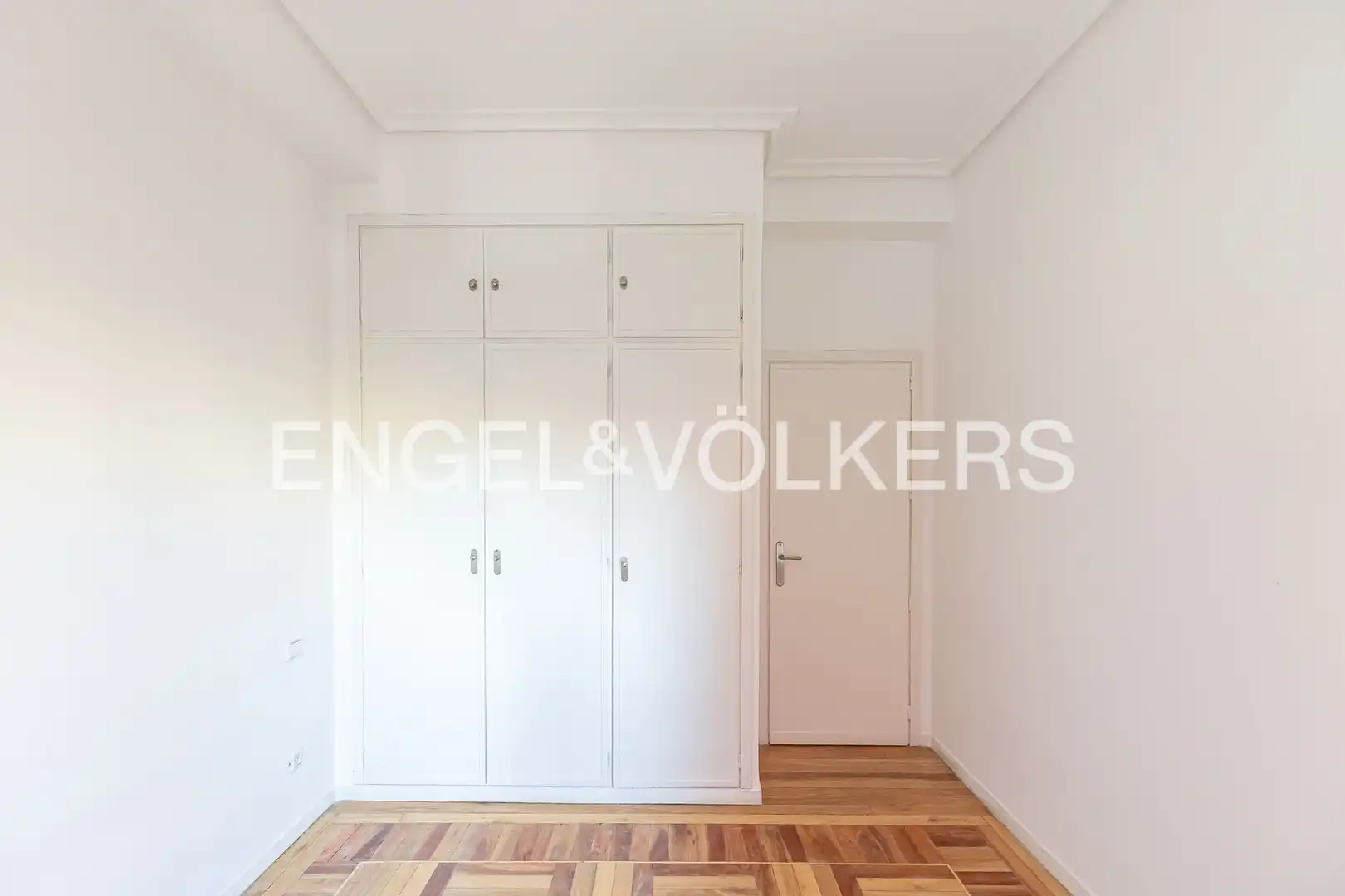 Bedroom of Flat for rent in Madrid  with Air Conditioner, Heating and Parquet flooring