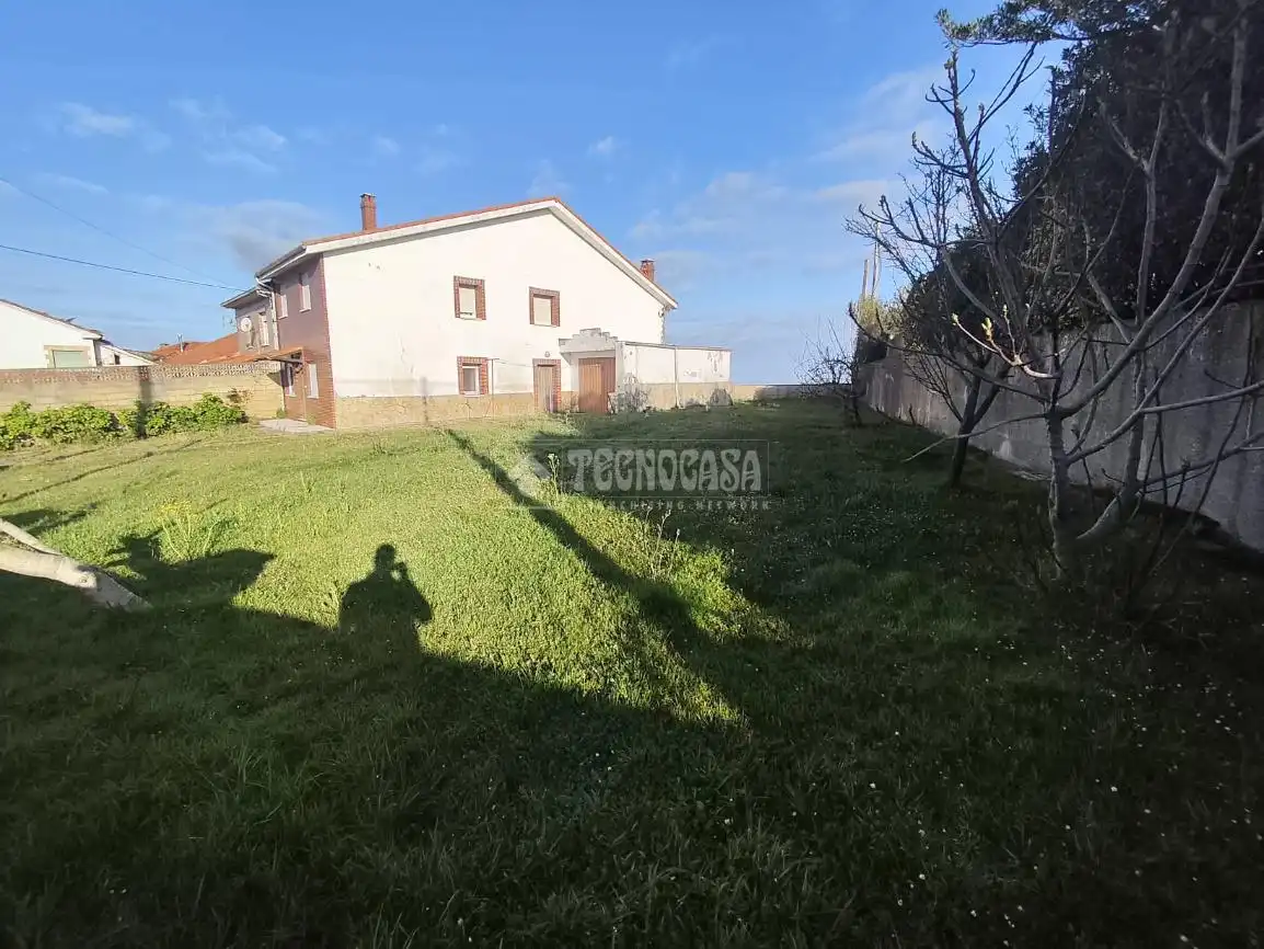 Casa adosada en venta en Suances con Calefacción, Jardín privado y Trastero