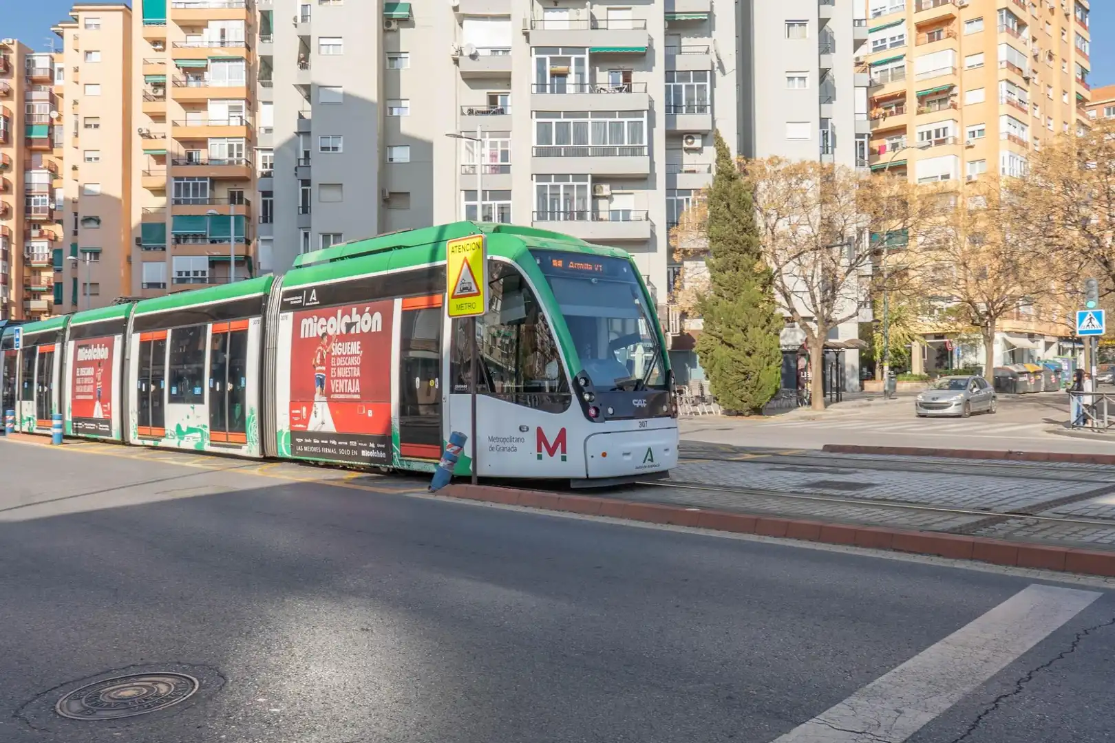 Vista exterior de Pis en venda en Granada amb Aire condicionat i Balcó