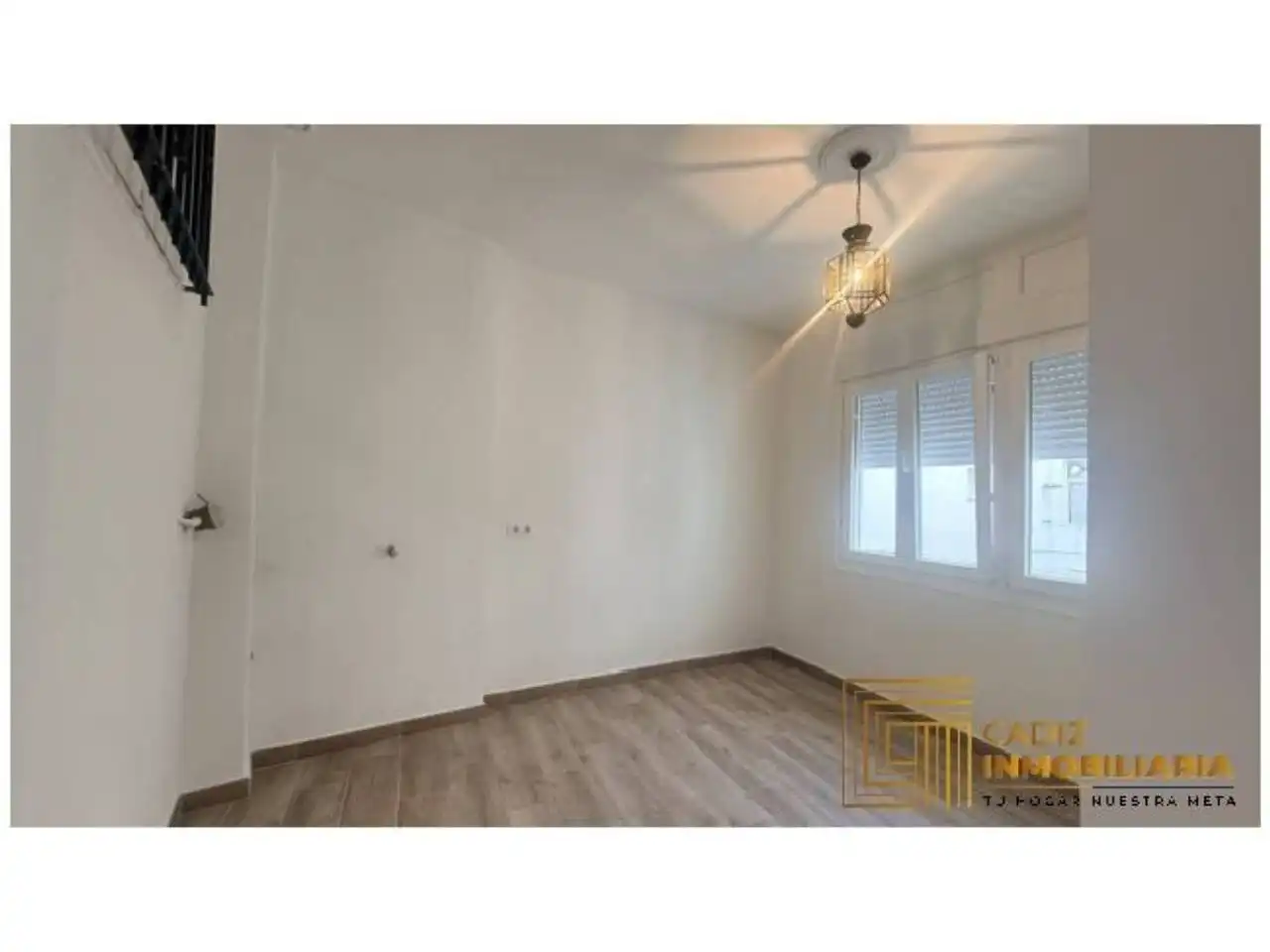 Bedroom of Flat for rent in El Puerto de Santa María  with Air Conditioner and Balcony