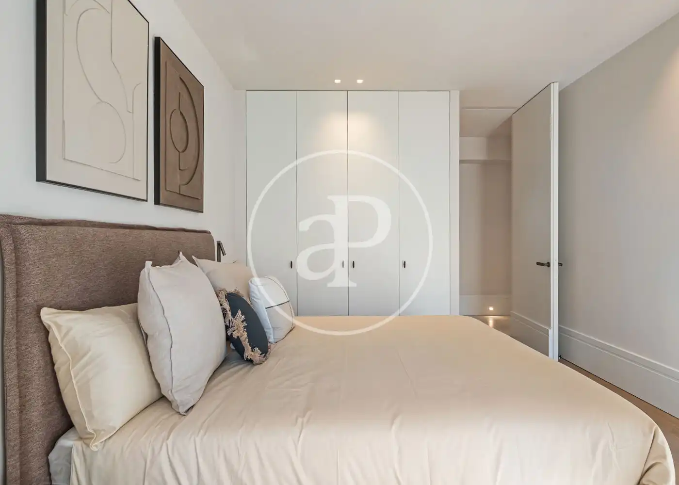 Piso con ascensor en venta en C. del Pinar, imagen 30