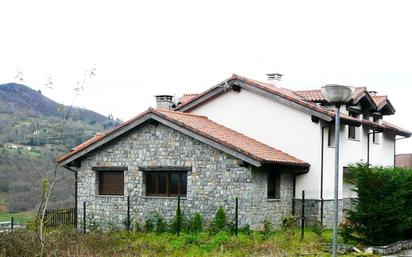 Vista exterior de Casa o xalet en venda en Parres