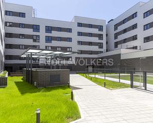 Vista exterior de Apartament de lloguer en  Madrid Capital amb Aire condicionat, Calefacció i Piscina