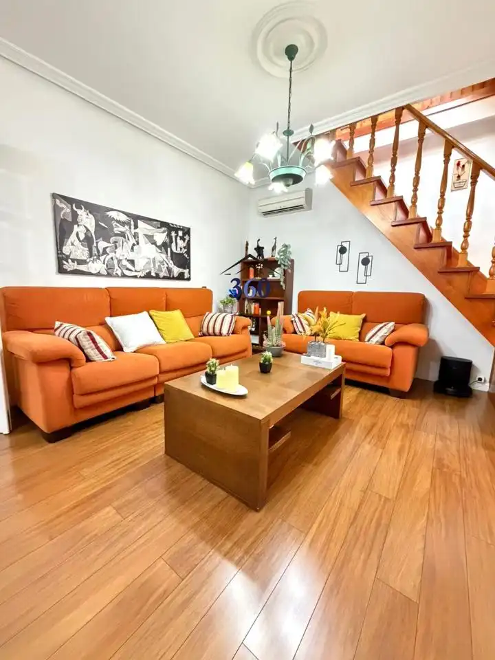Casa o xalet en venda a Armonía, Casco Antiguo