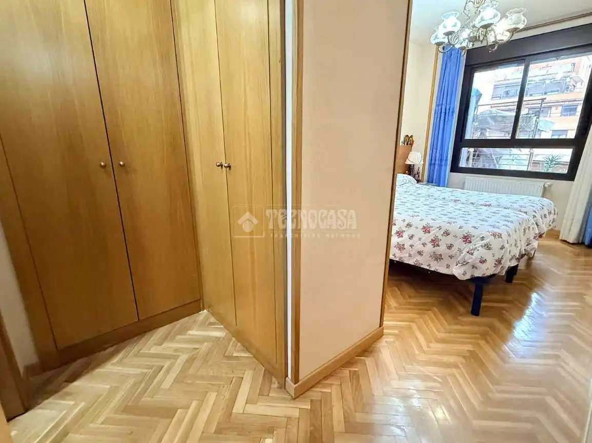 Habitación de Piso en venta en Madrid con Calefacción