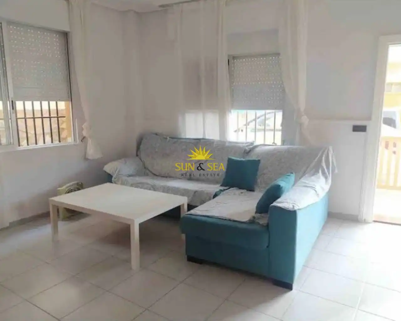 Sala de estar de Casa adosada de alquiler en Pilar de la Horadada con Aire acondicionado, Calefacción y Terraza