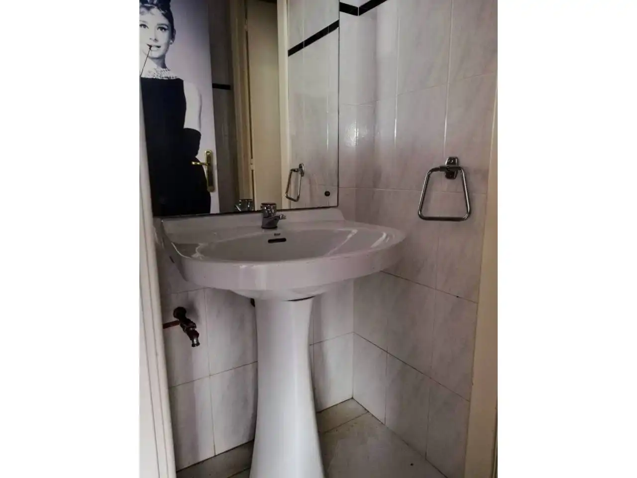 Baño de Local de alquiler en Burgos con Aire acondicionado