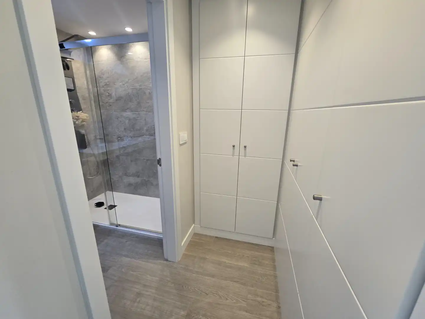 Bathroom of Flat for sale in Mijas  with Air Conditioner, Heating and Terrace