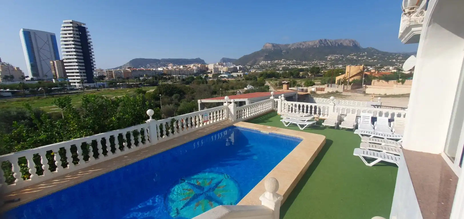 Chalet con terraza en venta en Marisol Park - Ortembach - Los Almendros, imagen 4