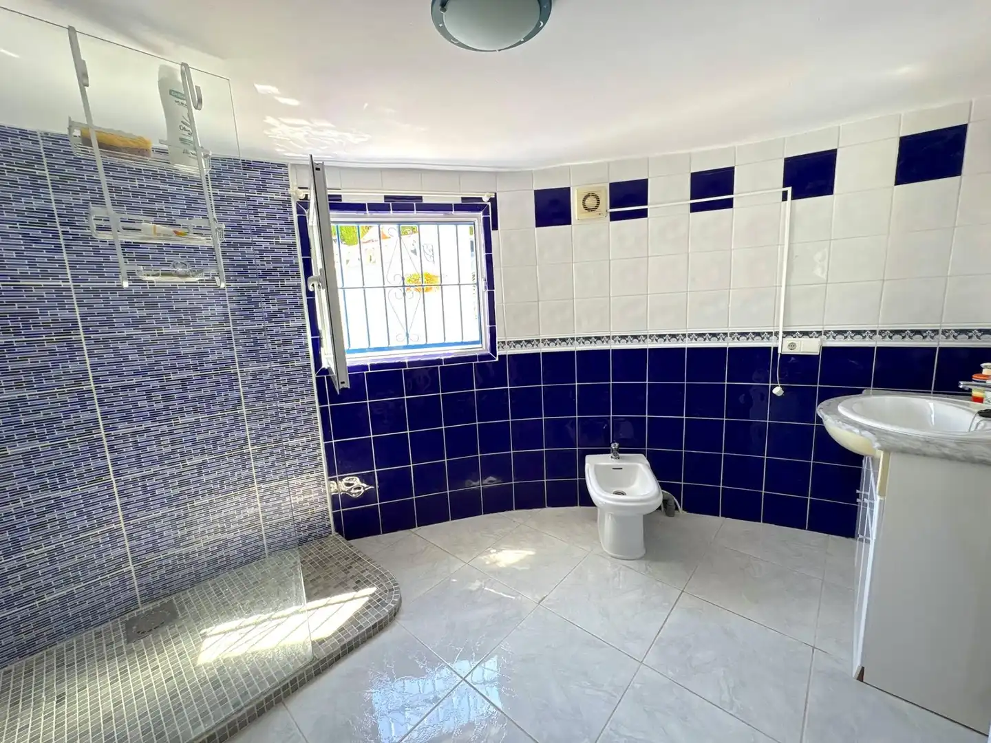 Bany de Casa o xalet en venda en Rojales amb Aire condicionat, Calefacció i Jardí privat