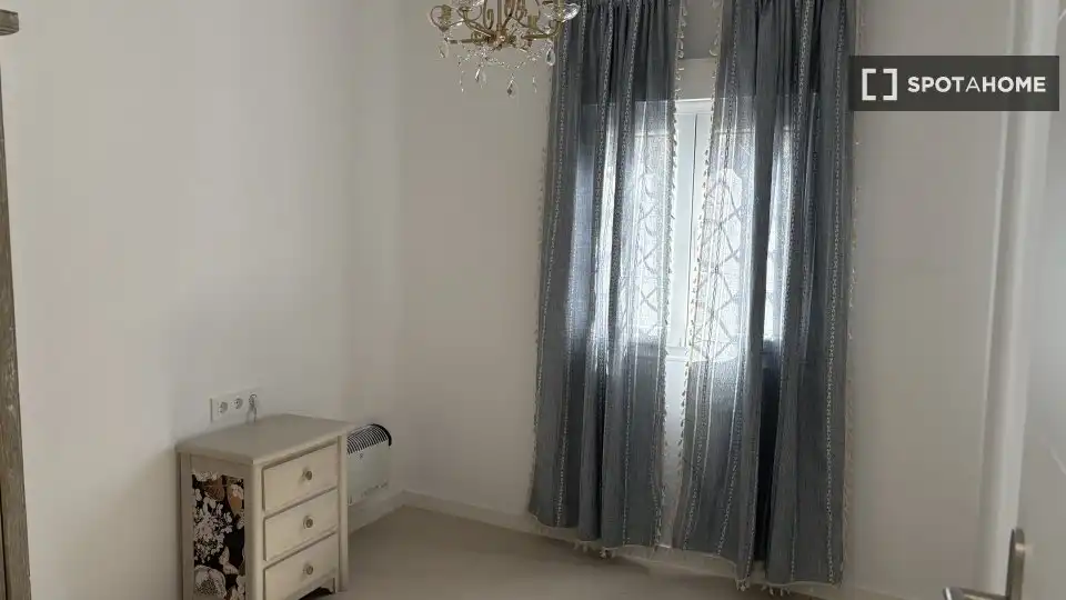 Habitación de Piso de alquiler en Valdemorillo con Aire acondicionado, Calefacción y Amueblado