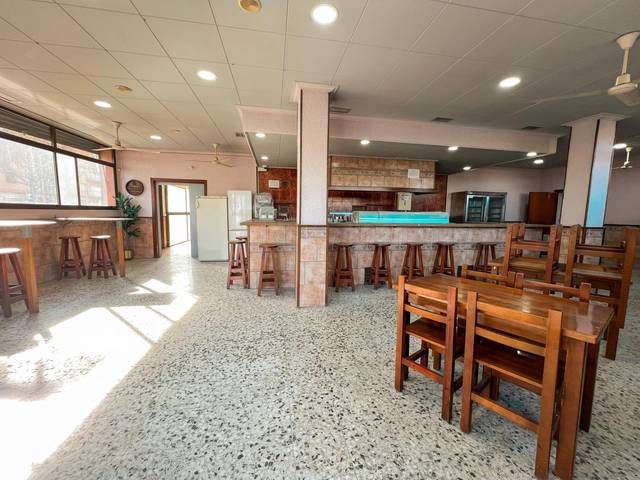 Local comercial en Venta en de Cervantes, 79 en El Palau - Escorxador