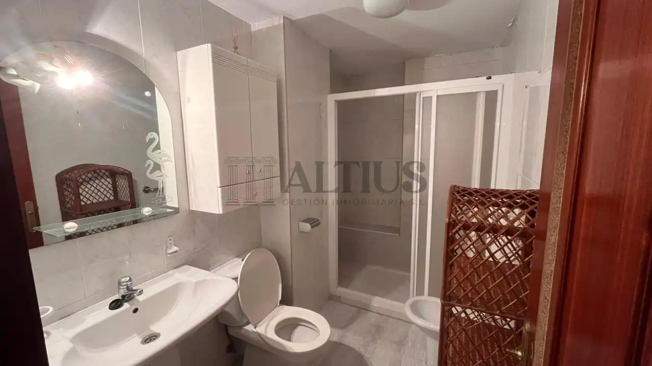 Bathroom of Flat for rent in A Estrada , Pontevedra