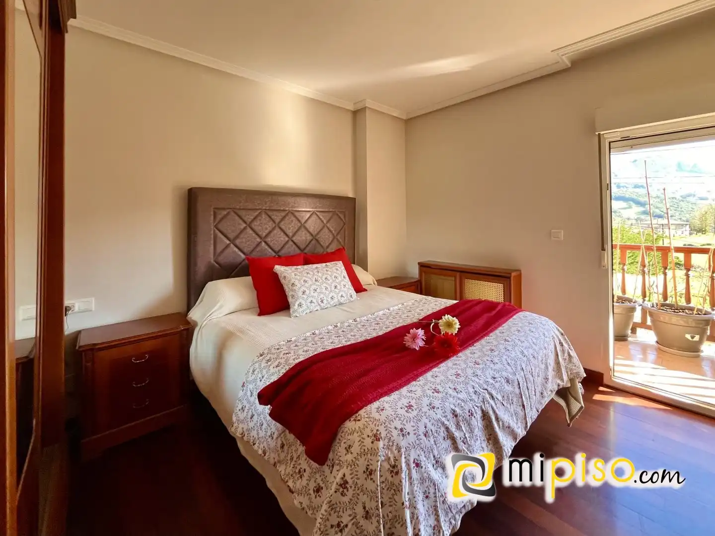 Habitación de Casa adosada en venta en Ruesga con Calefacción, Terraza y Amueblado