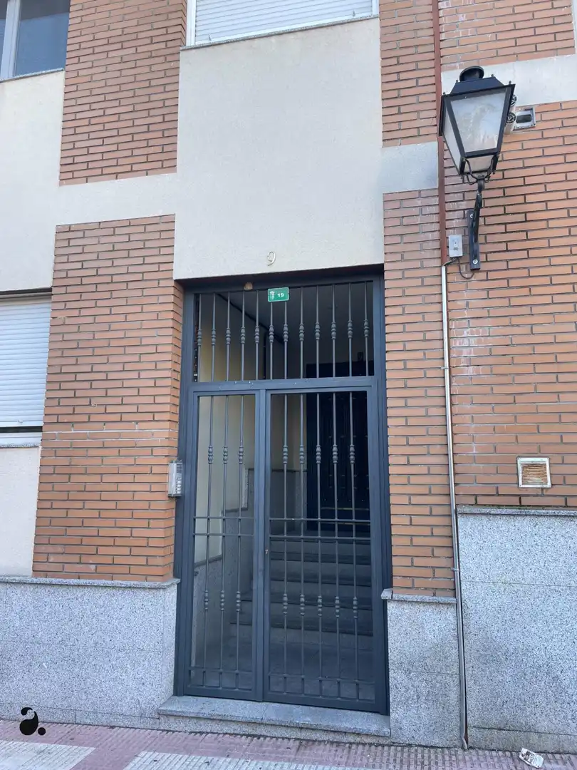 Piso en venta en Navalagamella con Calefacción, Terraza y Amueblado