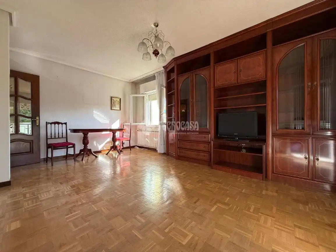 Sala de estar de Piso en venta en Madrid con Calefacción, Parquet y Terraza