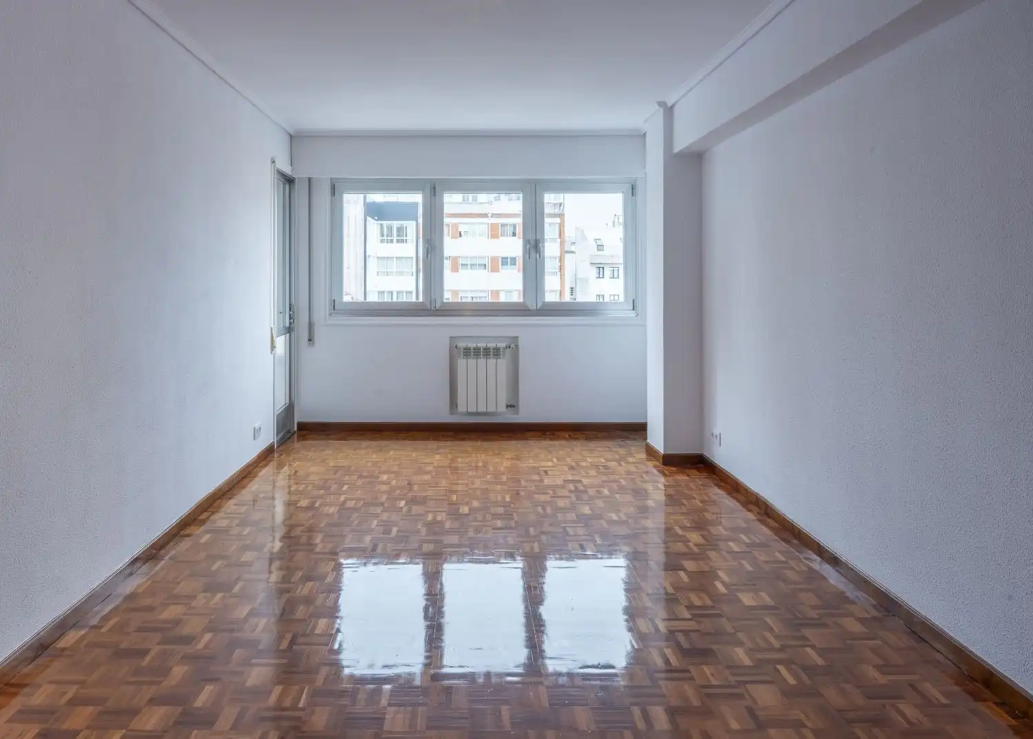 Sala d'estar de Pis de lloguer en A Coruña Capital  amb Calefacció i Moblat