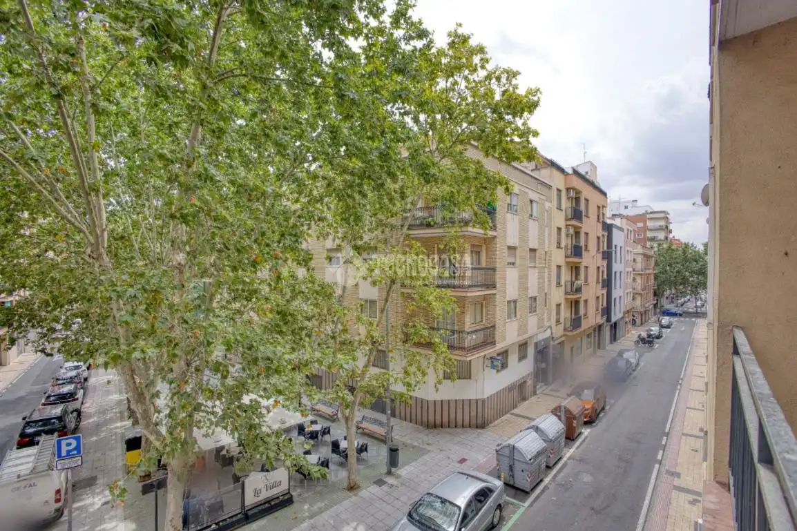 Vista exterior de Pis en venda en Salamanca amb Calefacció i Balcó