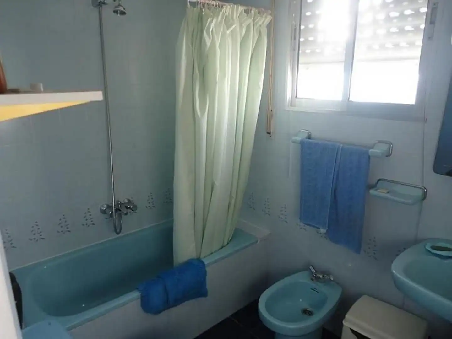 Bathroom of Flat for sale in Salou  with Air Conditioner and Community pool