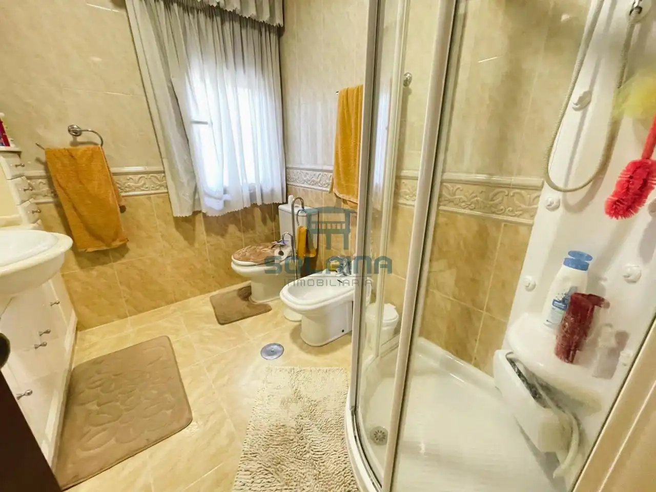 Baño de Casa o chalet en venta en Ourense Capital  con Calefacción, Jardín privado y Terraza