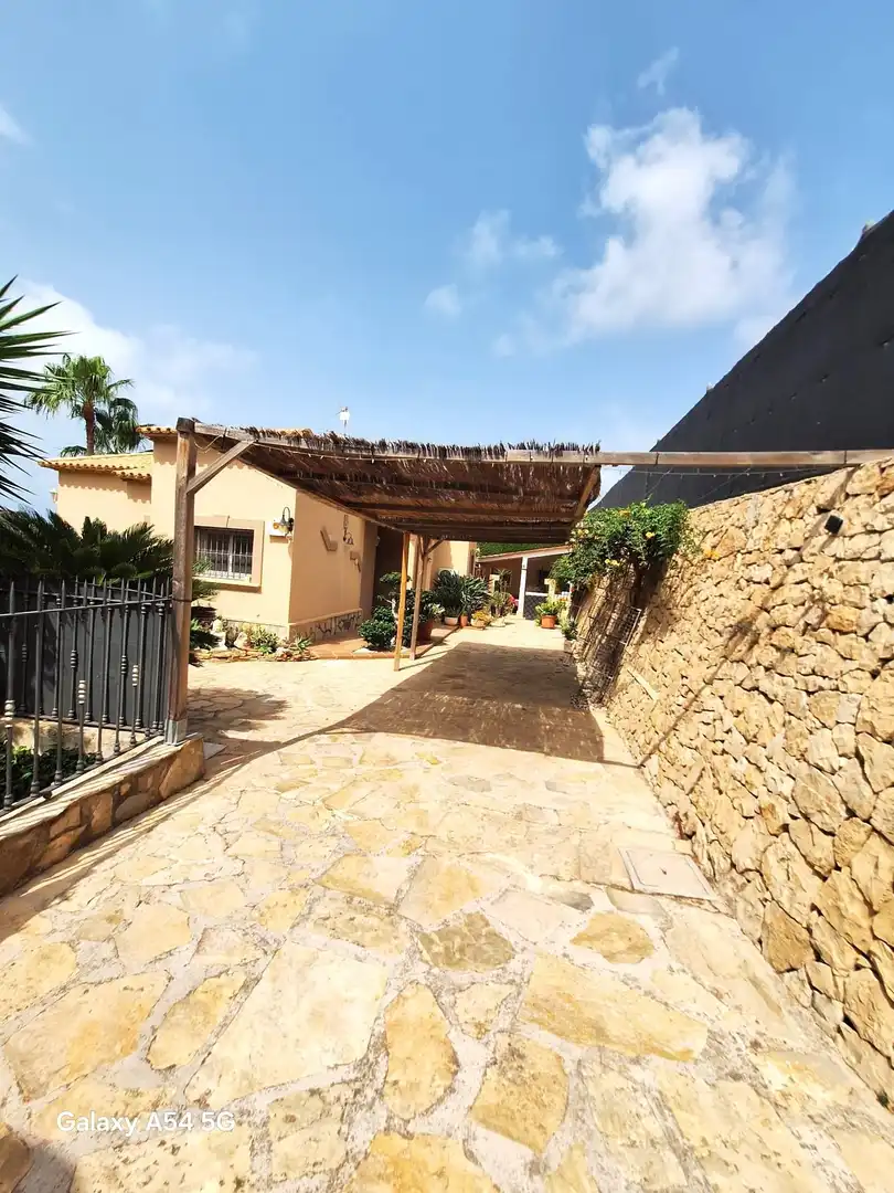 Casa con piscina en venta en El Montgó, imagen 3