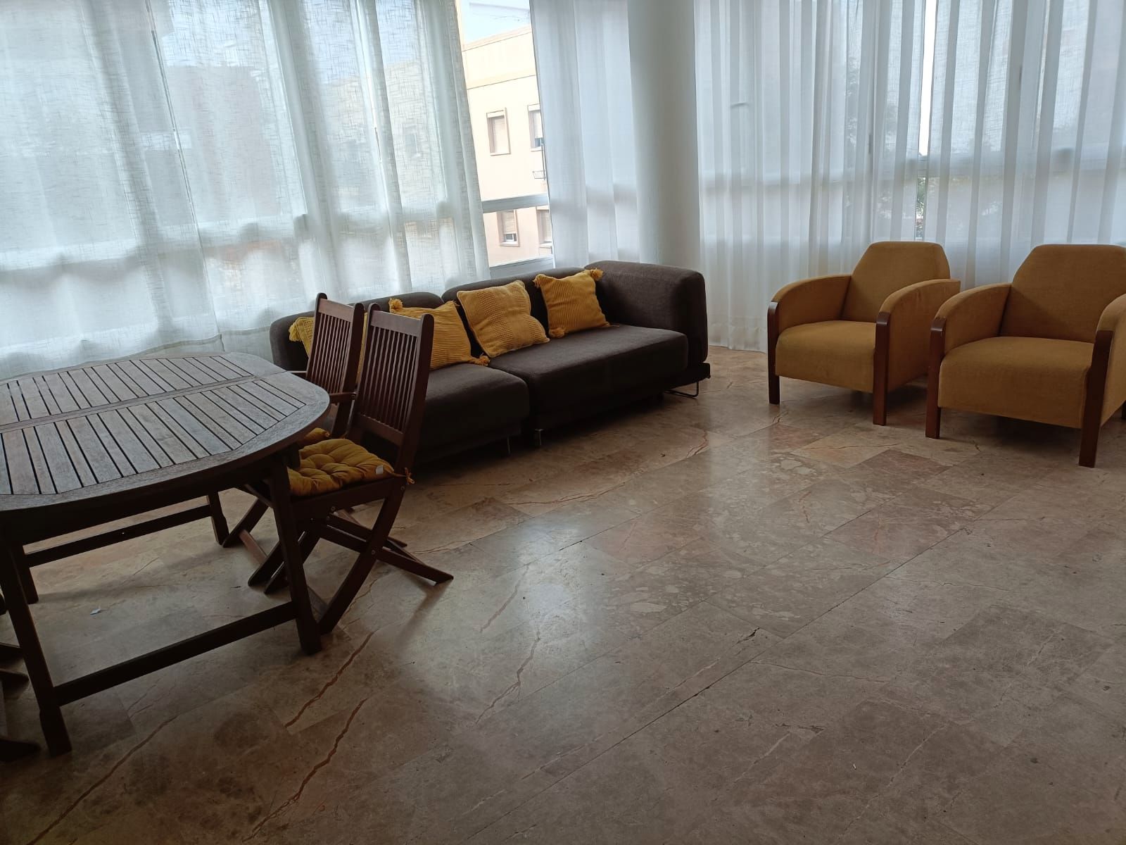 Sala d'estar de Pis de lloguer en  Valencia Capital amb Aire condicionat, Terrassa i Moblat