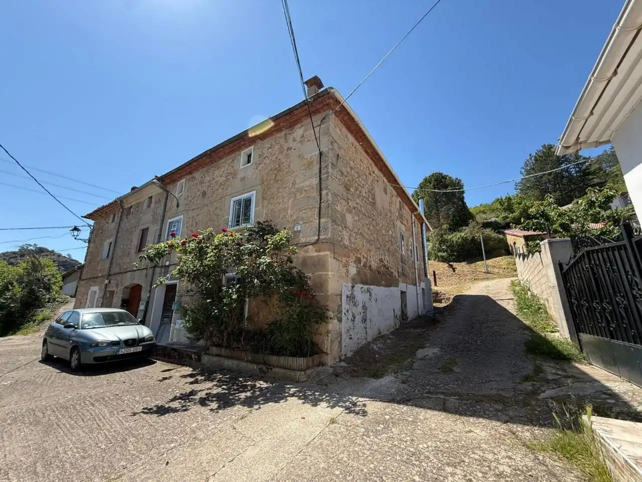 Vista exterior de Casa adosada en venta en Oña