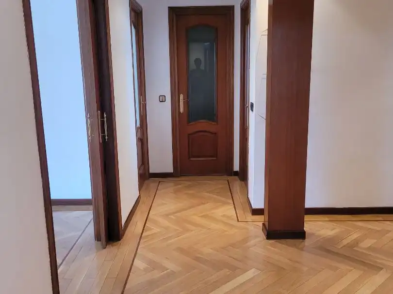 Appartamento con ascensore in affitto a Ayala 106