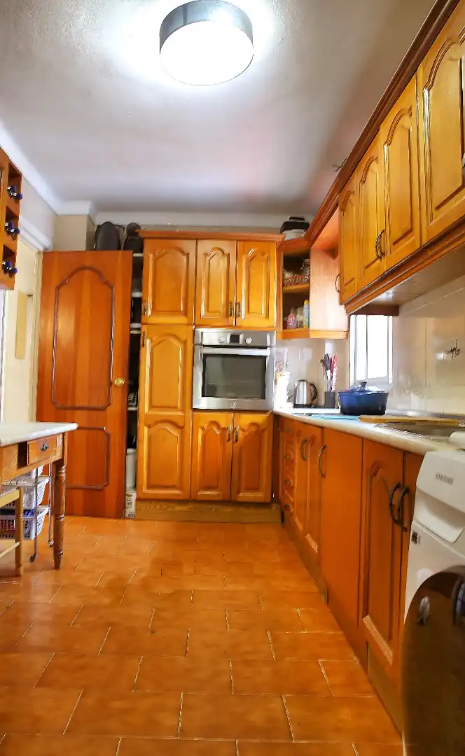 Cuina de Àtic en venda en Estepona amb Aire condicionat, Terrassa i Moblat