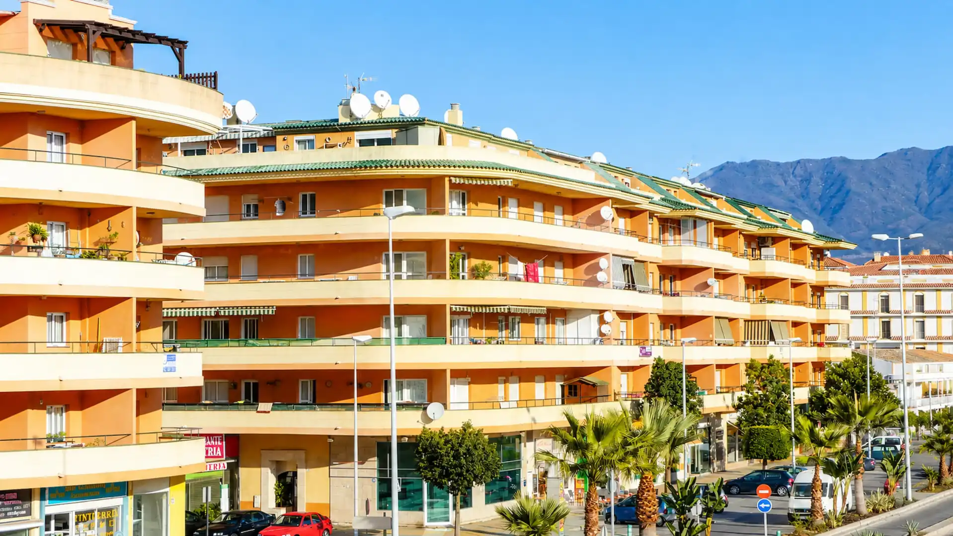 Vista exterior de Apartament en venda en Manilva amb Terrassa, Moblat i Balcó