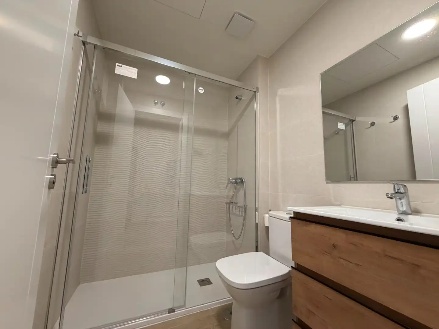 Badezimmer von Wohnung zur Miete in Brunete mit Klimaanlage, Heizung und Abstellraum