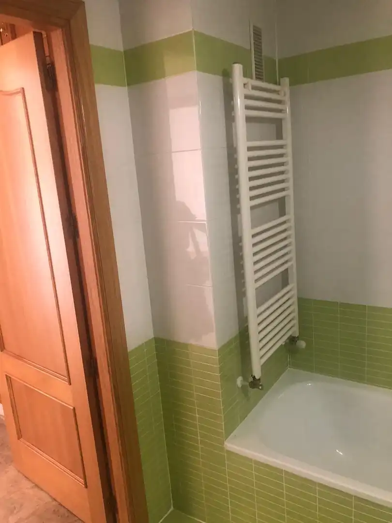 Apartament amb ascensor de lloguer a Maria Auxiliadora - Barriada de Llera, imagen 6