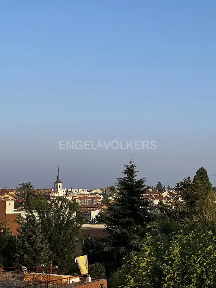 Exterior view of Houses for sale in Pozuelo de Alarcón  with Air Conditioner, Heating and Private garden