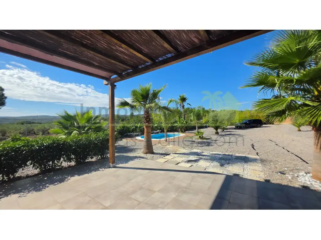 Casa rústica con piscina en venta en Plaza Fabriques, imagen 4